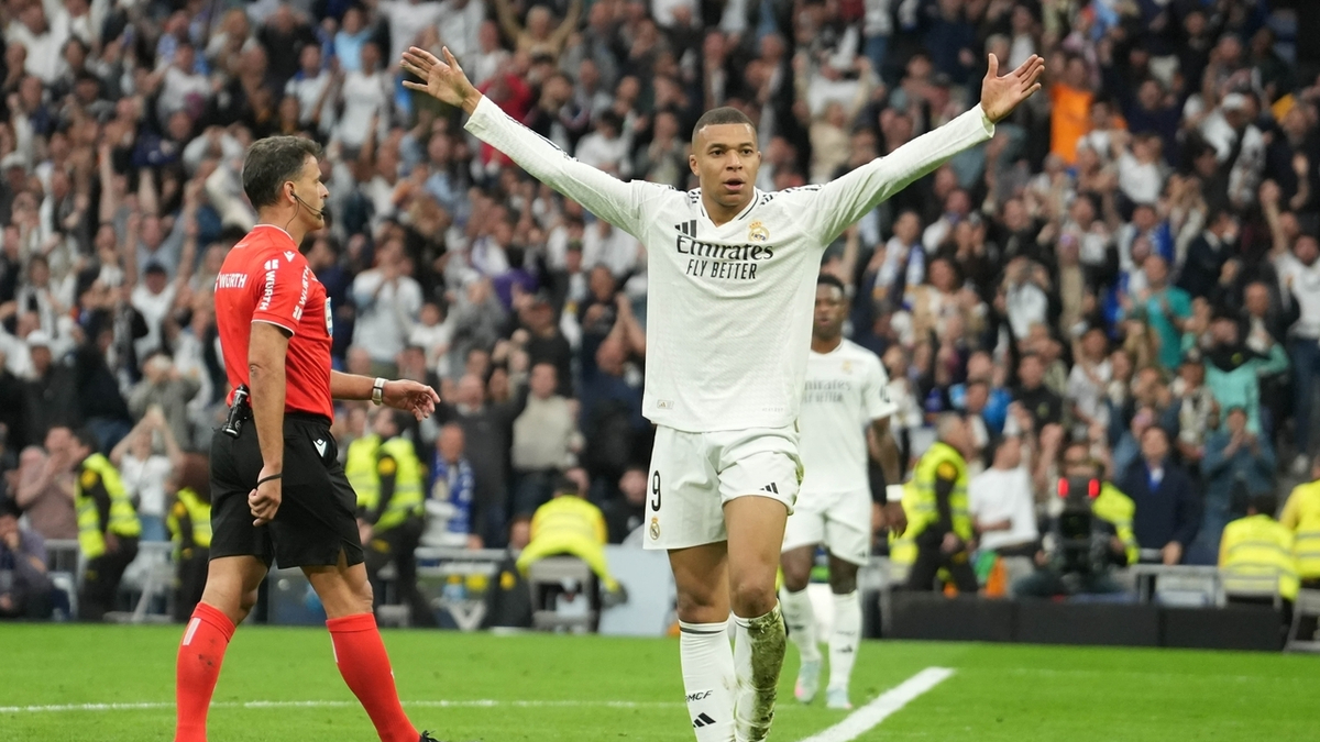 开云入口-姆巴佩重返赛场，出色防守首场状态出色，法国队观众沸腾！-开云入口